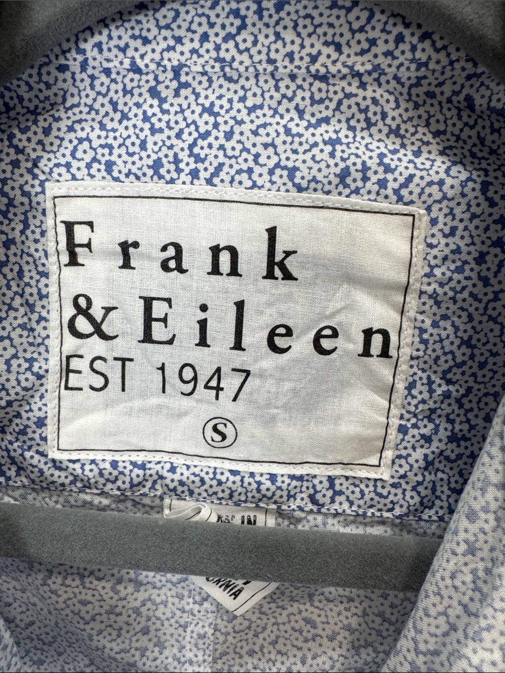 Frank & Eileen Barry Light Blue floral Micro-Print Button-Down Shirt - Picture 2 of 8